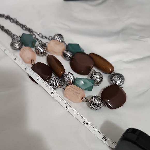 Bold Chunky Beaded Statement Necklace - Picture 5 of 6